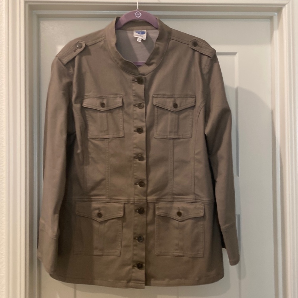 DG2 button up utility jacket. Brownish gray color.  Size XL HSN New no tags.